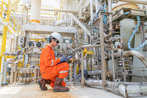 industrial maintenance technician investigates
