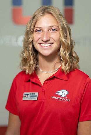 Display image of Cloey Murdock